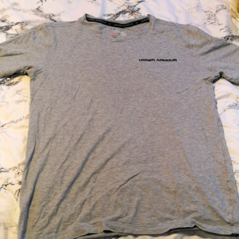 Under Armour T-shirt